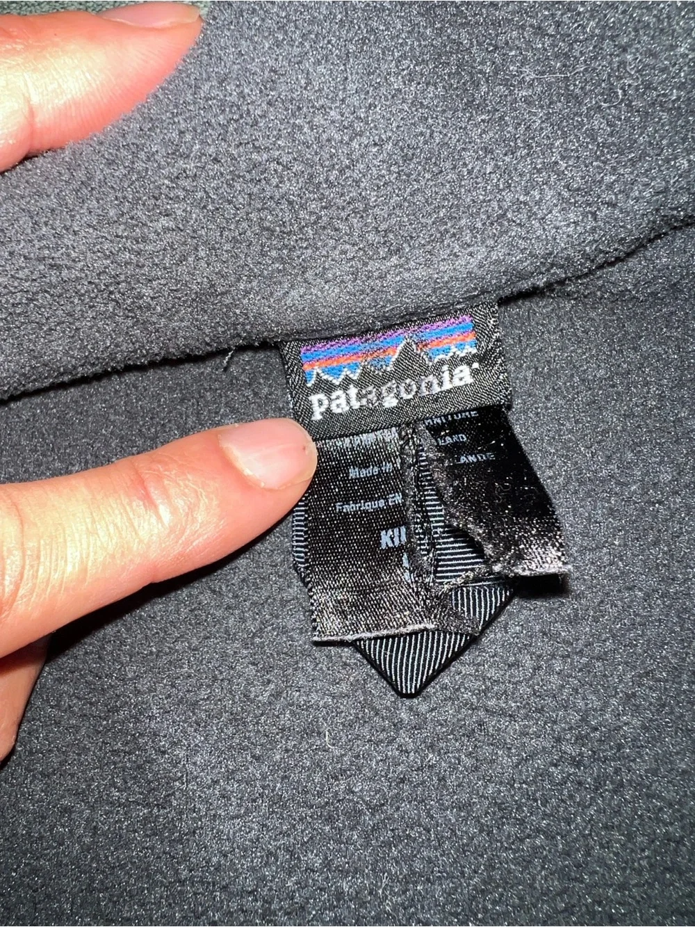 Patagonia Kids Black Full-Zip Fleece Jacket with Blue Zip Pulls